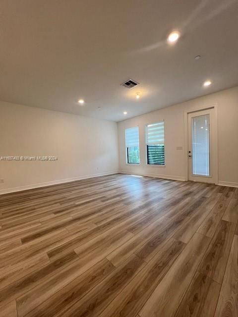 For Rent: $4,500 (3 beds, 2 baths, 1816 Square Feet)