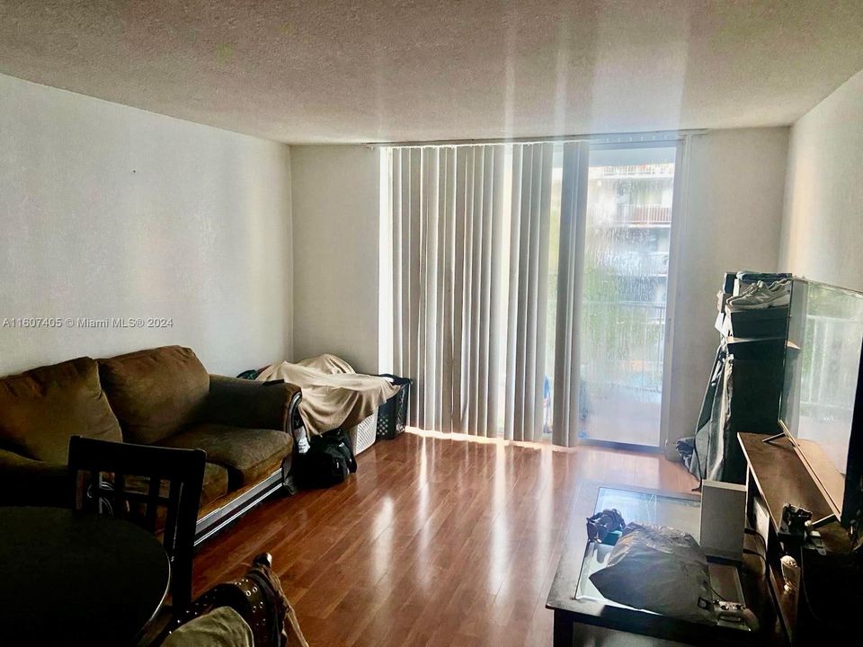 En Venta: $199,000 (2 camas, 2 baños, 1175 Pies cuadrados)