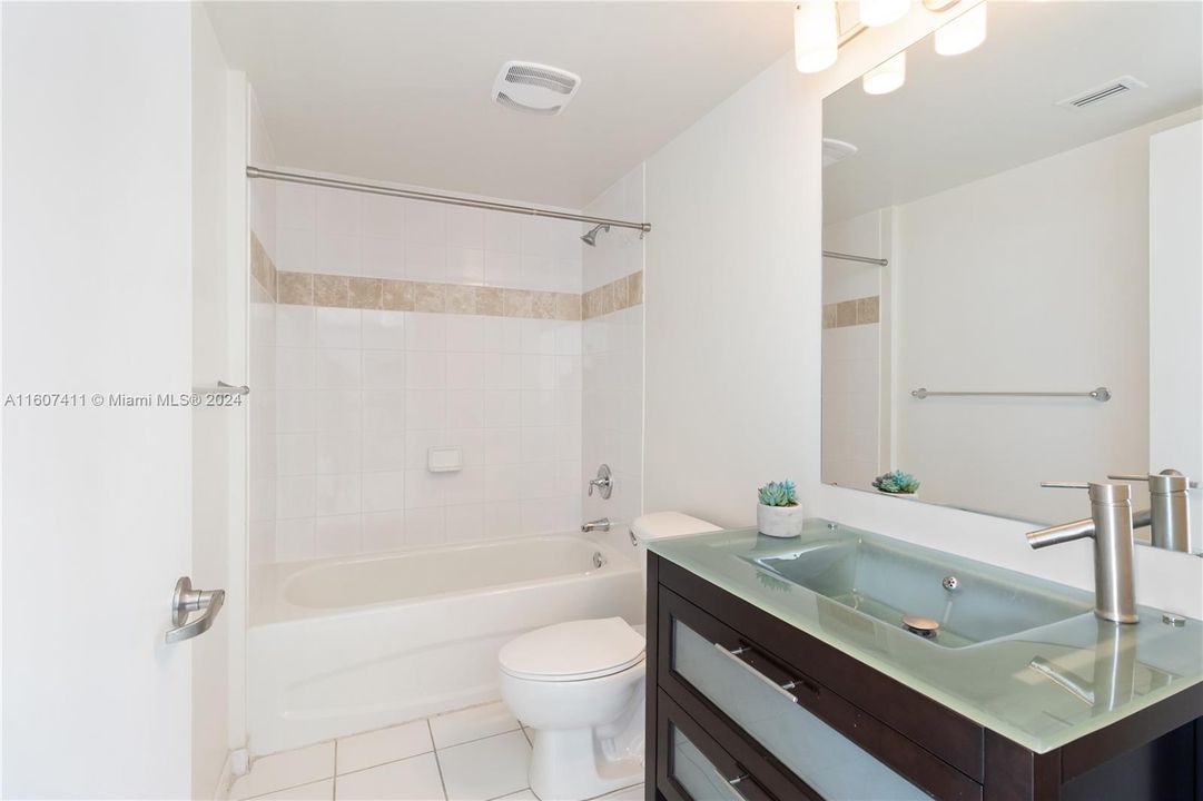 For Sale: $464,900 (1 beds, 2 baths, 1144 Square Feet)