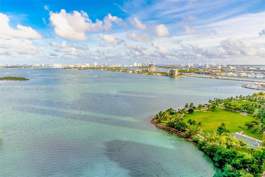 Spacious 8' x 26' Balcony Overlooking Biscayne Bay, Miami Beach, and the Atlantic Ocean