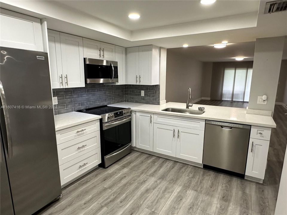 For Rent: $2,900 (2 beds, 2 baths, 1292 Square Feet)