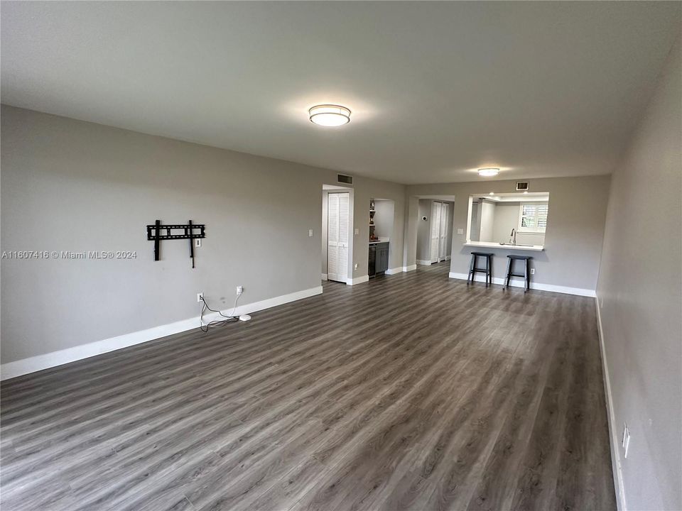 For Rent: $2,900 (2 beds, 2 baths, 1292 Square Feet)