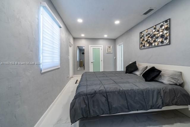 For Sale: $489,000 (3 beds, 2 baths, 990 Square Feet)