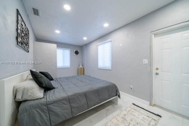 For Sale: $489,000 (3 beds, 2 baths, 990 Square Feet)