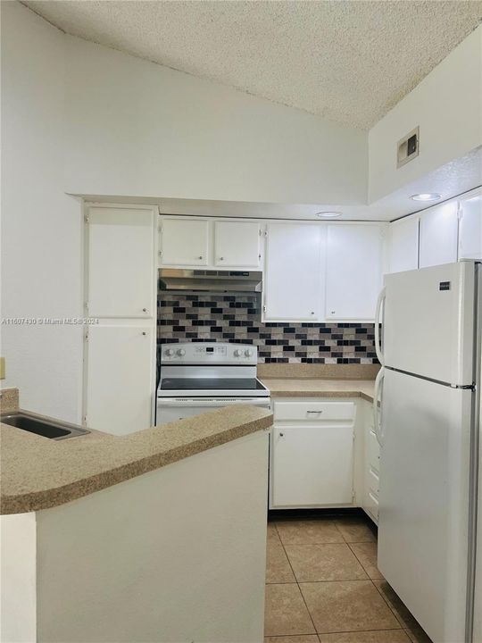 For Rent: $2,100 (2 beds, 2 baths, 1100 Square Feet)