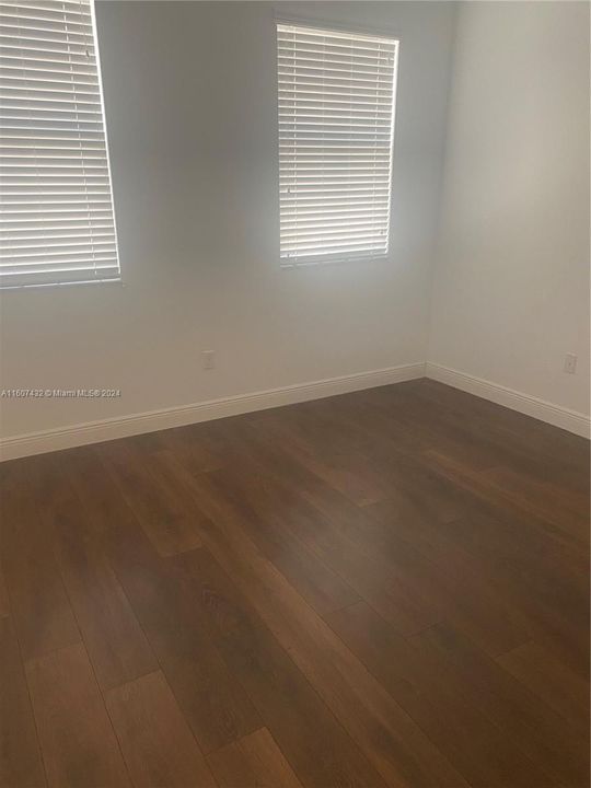 Recently Rented: $3,250 (3 beds, 2 baths, 1786 Square Feet)