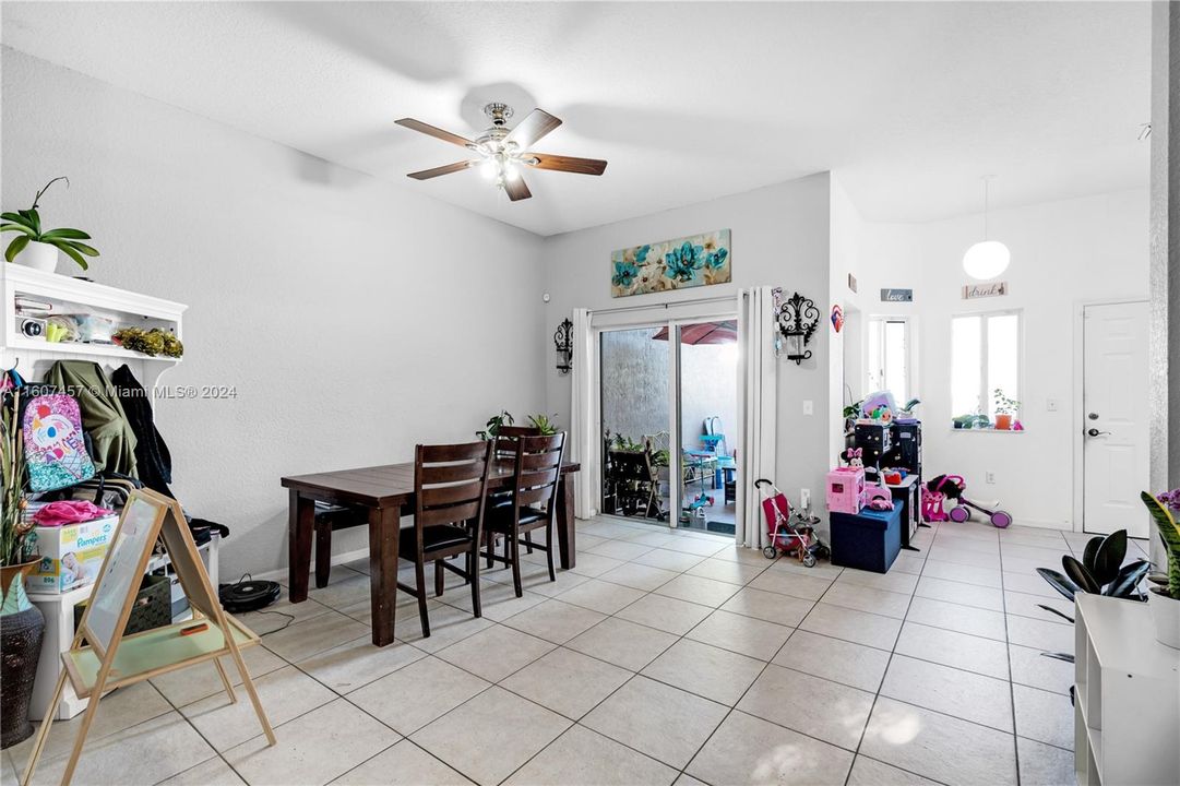 For Sale: $365,000 (3 beds, 2 baths, 1670 Square Feet)