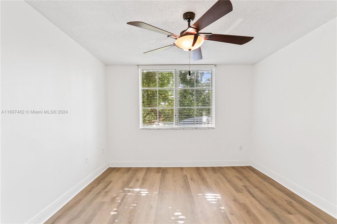Active With Contract: $2,250 (2 beds, 2 baths, 967 Square Feet)