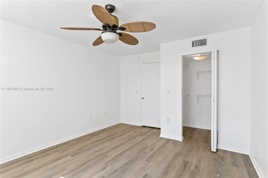 Recently Rented: $2,250 (2 beds, 2 baths, 967 Square Feet)