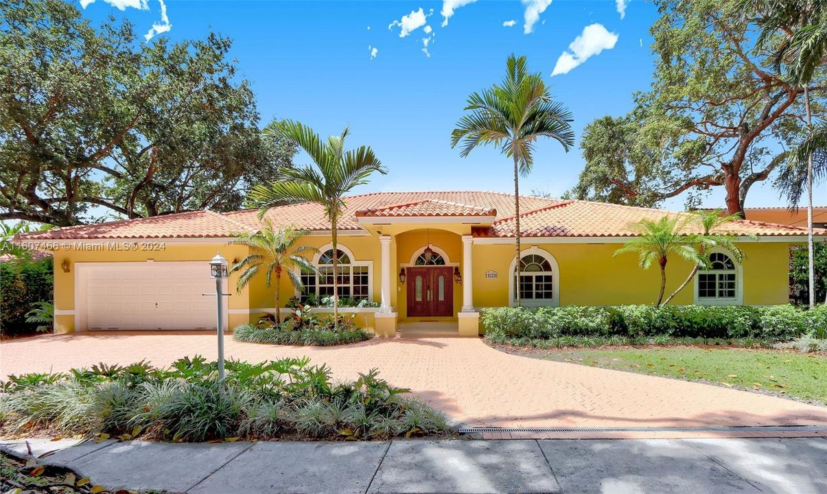 Recently Sold: $3,598,000 (5 beds, 3 baths, 3514 Square Feet)