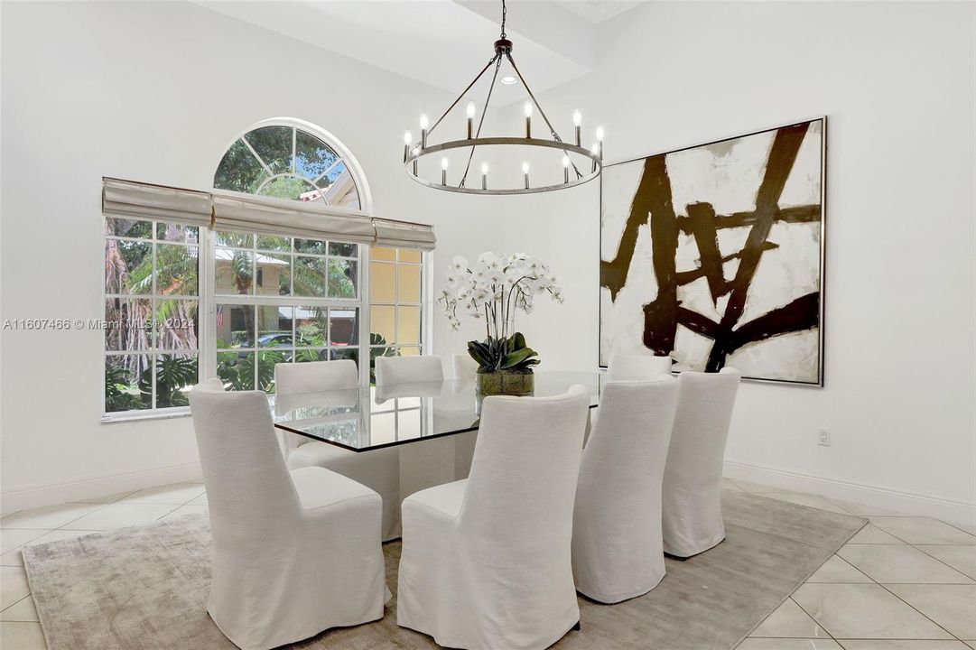 Recently Sold: $3,598,000 (5 beds, 3 baths, 3514 Square Feet)