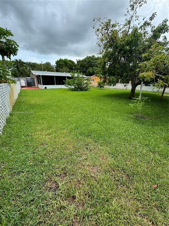 For Sale: $475,000 (3 beds, 2 baths, 1300 Square Feet)