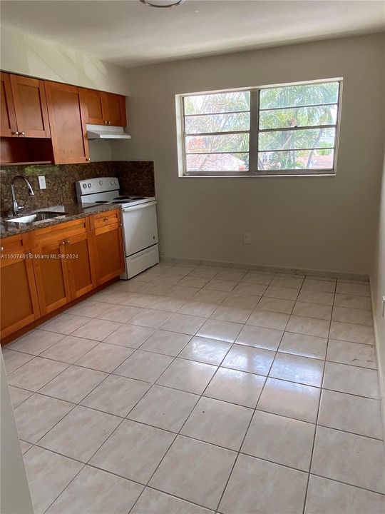 Recently Rented: $2,100 (2 beds, 1 baths, 3980 Square Feet)