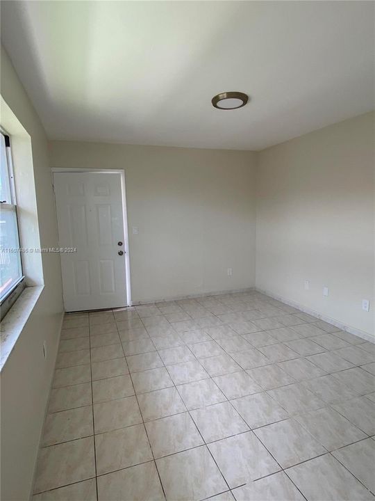 For Rent: $2,100 (2 beds, 1 baths, 3980 Square Feet)