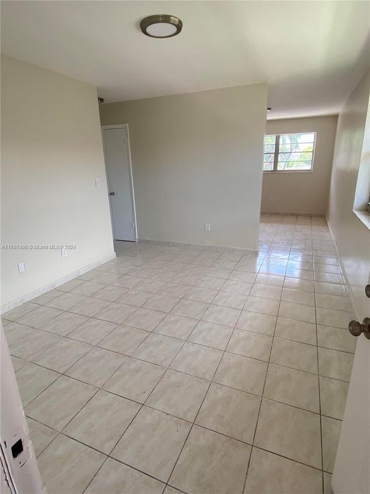 For Rent: $2,100 (2 beds, 1 baths, 3980 Square Feet)