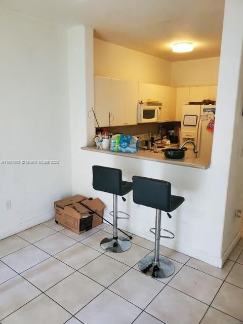 For Sale: $219,000 (2 beds, 2 baths, 914 Square Feet)