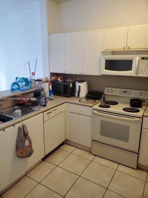 For Sale: $219,000 (2 beds, 2 baths, 914 Square Feet)