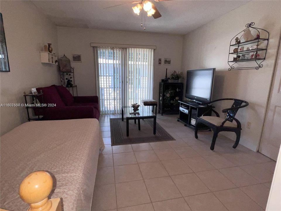 For Rent: $3,500 (3 beds, 2 baths, 1281 Square Feet)