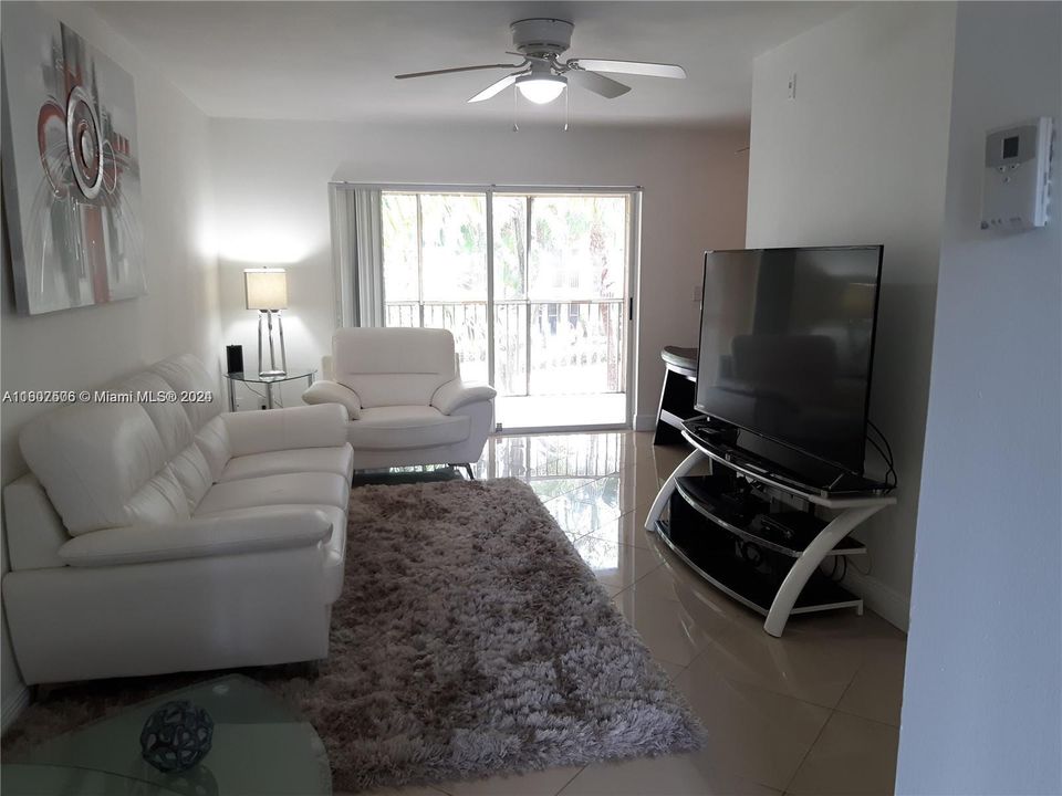 Active With Contract: $2,100 (1 beds, 1 baths, 602 Square Feet)