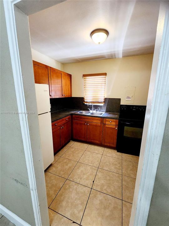 For Rent: $2,488 (2 beds, 1 baths, 1036 Square Feet)