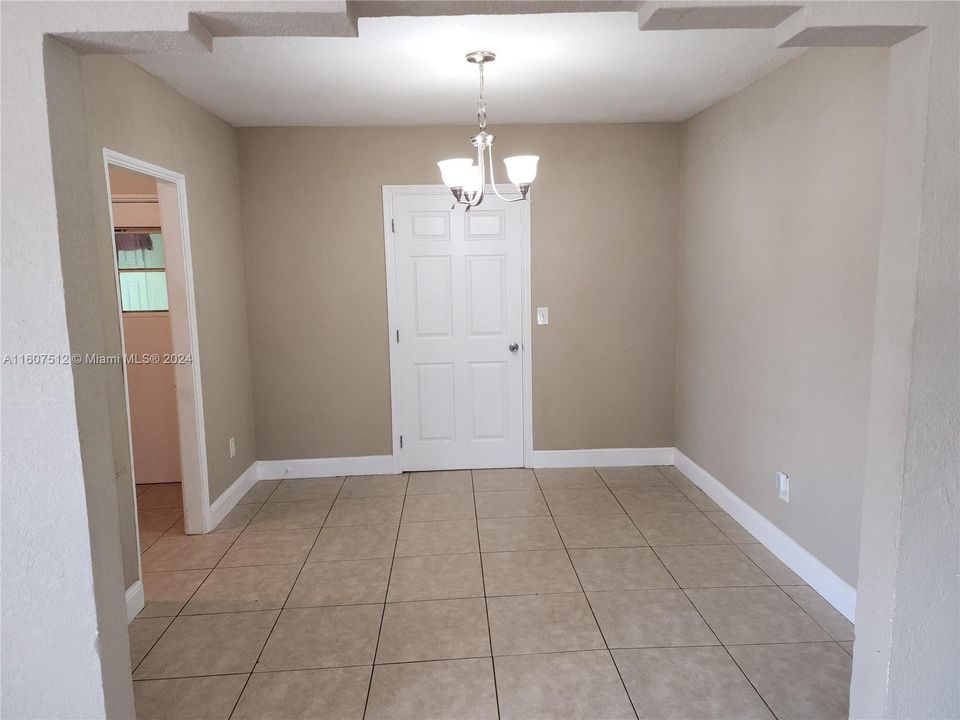 For Rent: $2,488 (2 beds, 1 baths, 1036 Square Feet)