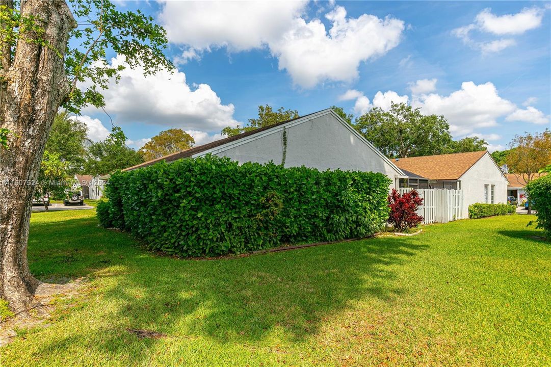 For Sale: $485,000 (3 beds, 2 baths, 1825 Square Feet)