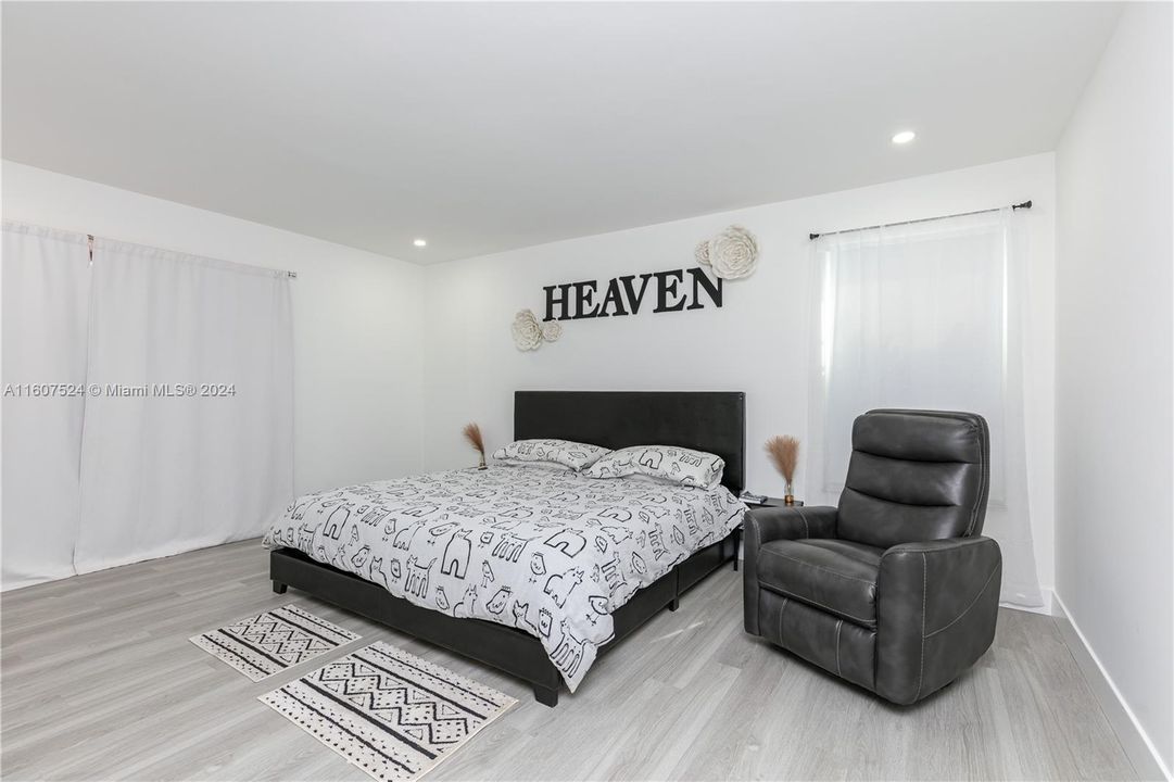 For Sale: $485,000 (3 beds, 2 baths, 1825 Square Feet)