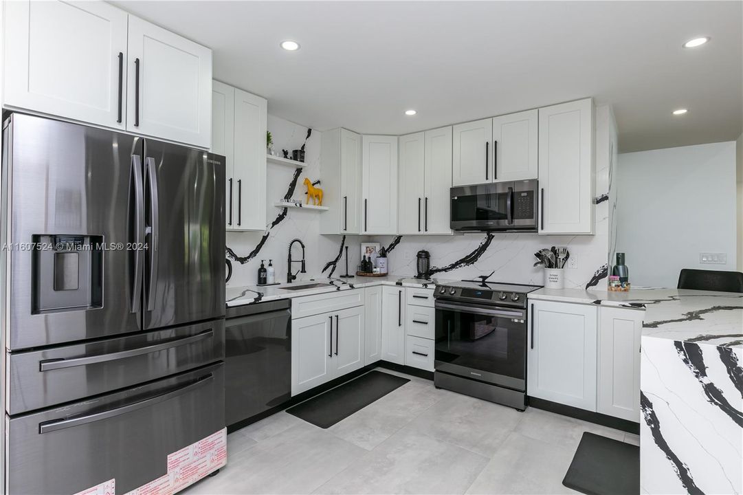 For Sale: $485,000 (3 beds, 2 baths, 1825 Square Feet)