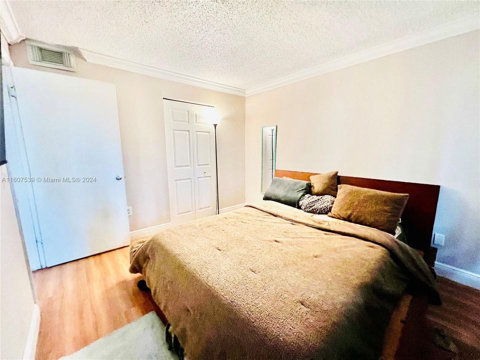 For Rent: $1,850 (1 beds, 1 baths, 634 Square Feet)