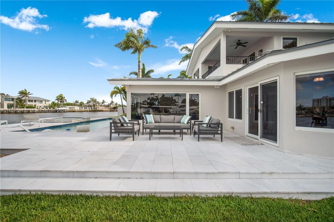 Recently Sold: $3,849,000 (3 beds, 3 baths, 3257 Square Feet)