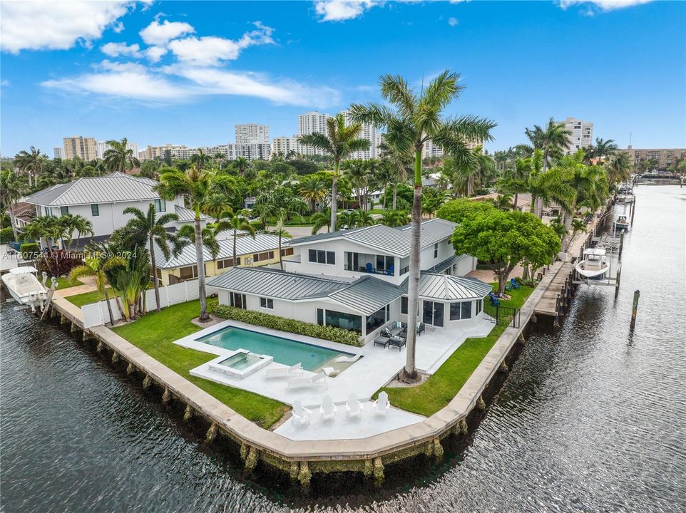 Recently Sold: $3,849,000 (3 beds, 3 baths, 3257 Square Feet)