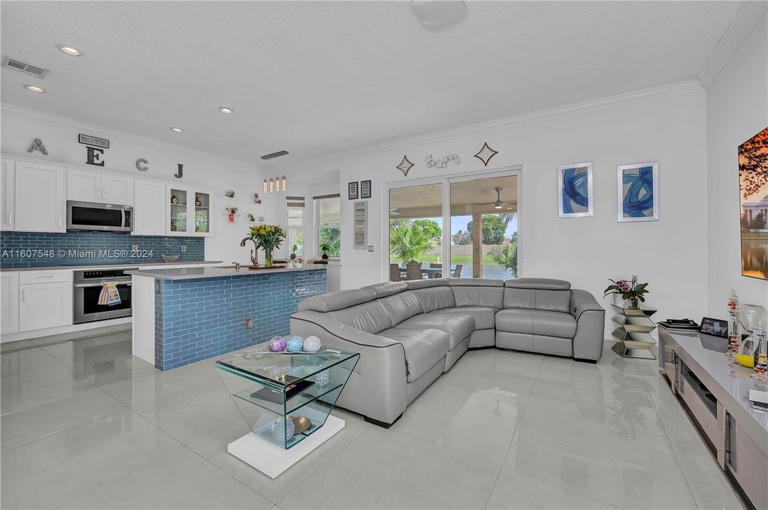 Active With Contract: $785,000 (4 beds, 3 baths, 2075 Square Feet)
