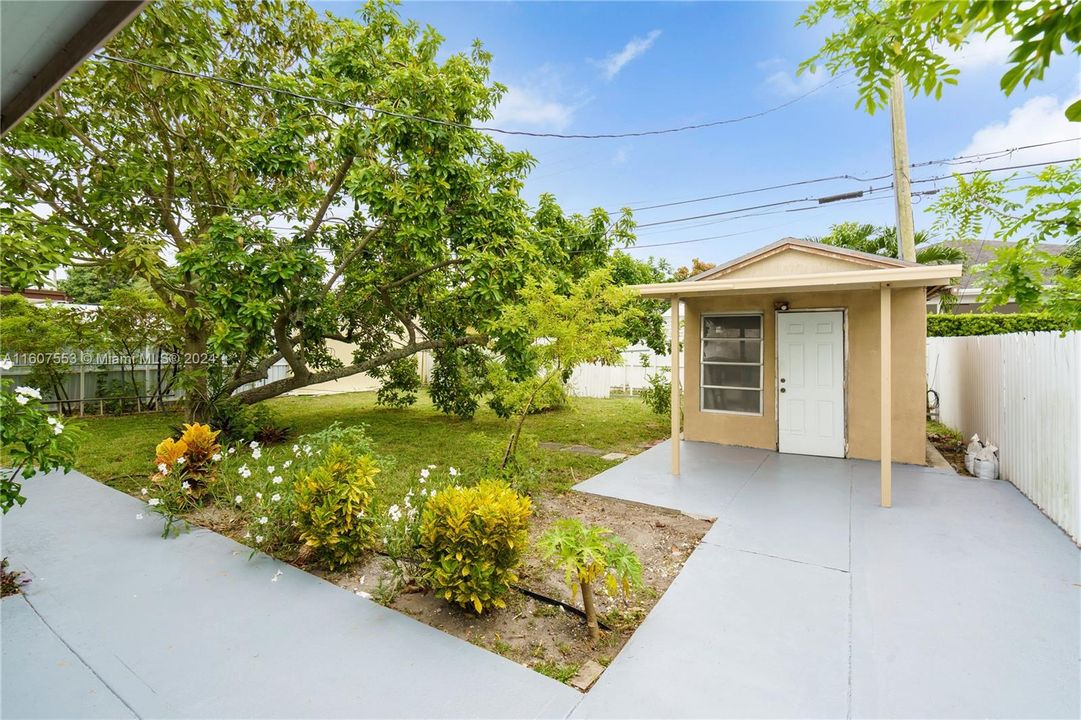 Recently Sold: $599,900 (3 beds, 2 baths, 1740 Square Feet)