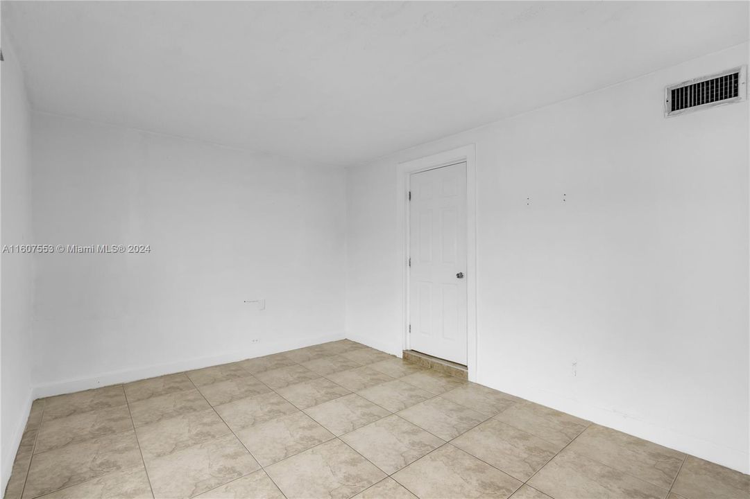 Recently Sold: $599,900 (3 beds, 2 baths, 1740 Square Feet)