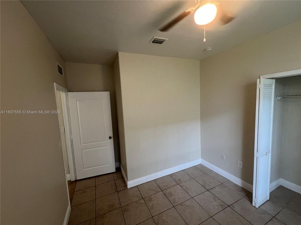 Active With Contract: $1,950 (3 beds, 2 baths, 1060 Square Feet)