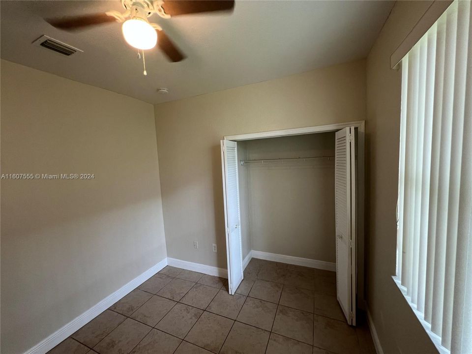 For Rent: $2,100 (3 beds, 2 baths, 1060 Square Feet)