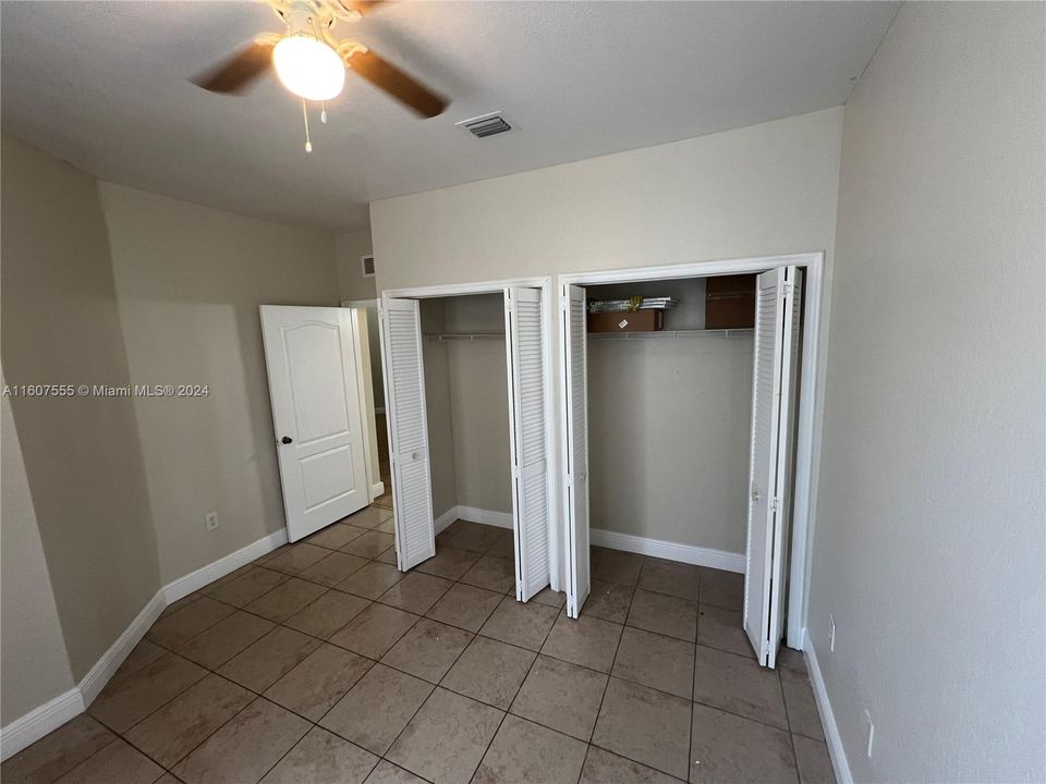 Active With Contract: $1,950 (3 beds, 2 baths, 1060 Square Feet)