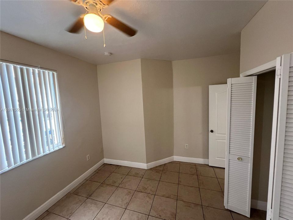 Active With Contract: $1,950 (3 beds, 2 baths, 1060 Square Feet)