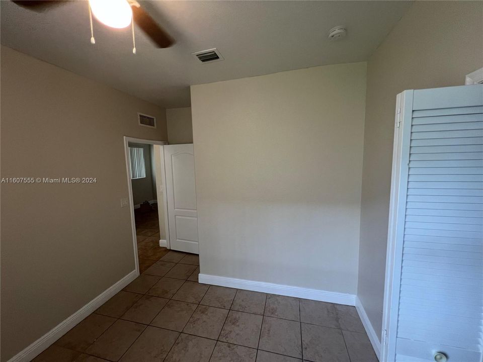 Active With Contract: $1,950 (3 beds, 2 baths, 1060 Square Feet)