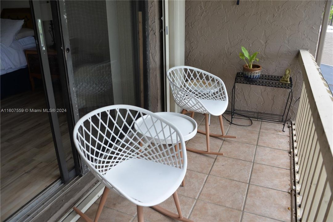 Relaxing balcony views.