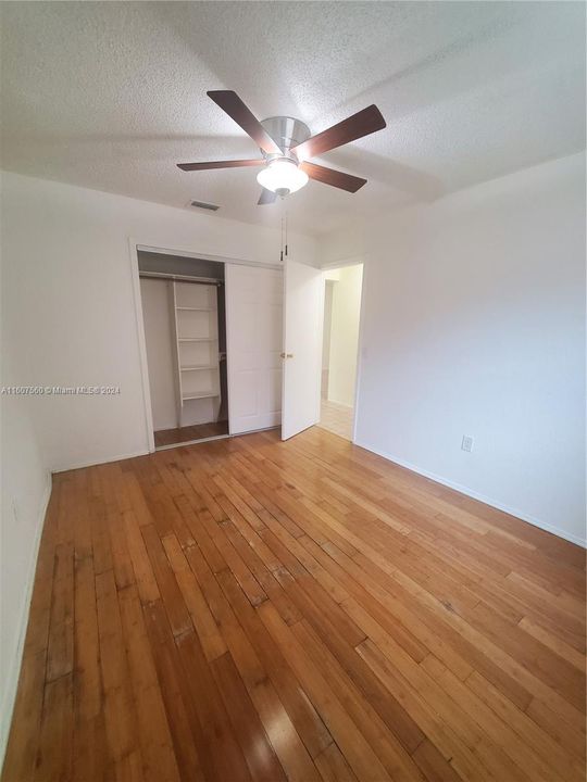 Recently Rented: $3,500 (4 beds, 2 baths, 1582 Square Feet)