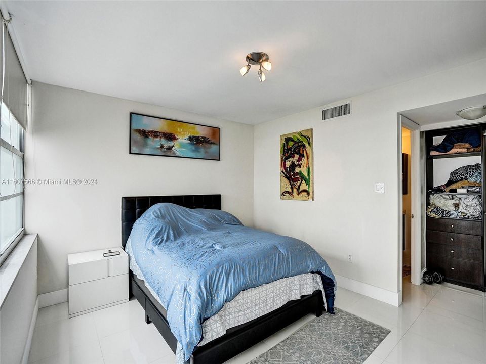 For Sale: $319,000 (2 beds, 2 baths, 1251 Square Feet)