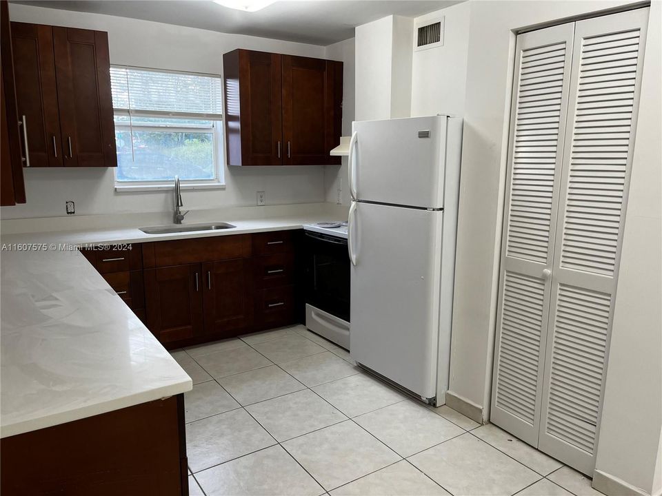 For Rent: $2,400 (2 beds, 1 baths, 0 Square Feet)