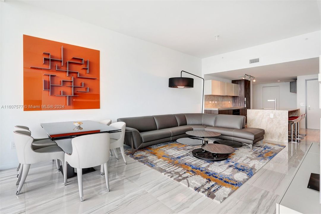 For Sale: $988,000 (1 beds, 1 baths, 959 Square Feet)