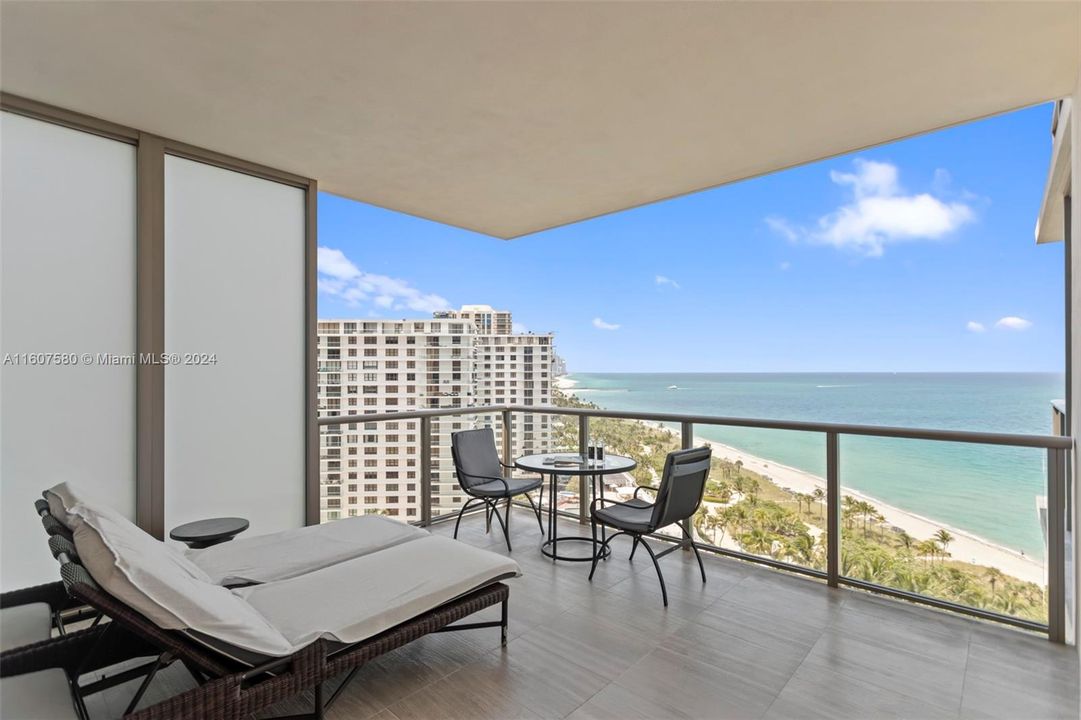 For Sale: $3,090,000 (1 beds, 2 baths, 1261 Square Feet)