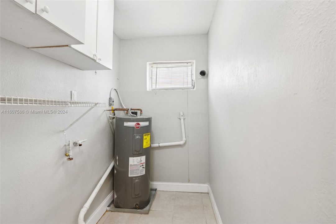 For Sale: $469,900 (3 beds, 2 baths, 1197 Square Feet)