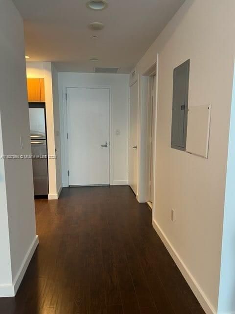 Active With Contract: $2,700 (0 beds, 1 baths, 604 Square Feet)