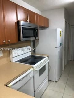 For Rent: $1,900 (2 beds, 2 baths, 822 Square Feet)