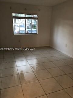 For Rent: $1,900 (2 beds, 2 baths, 822 Square Feet)