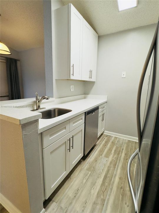 Active With Contract: $1,804 (1 beds, 1 baths, 804 Square Feet)